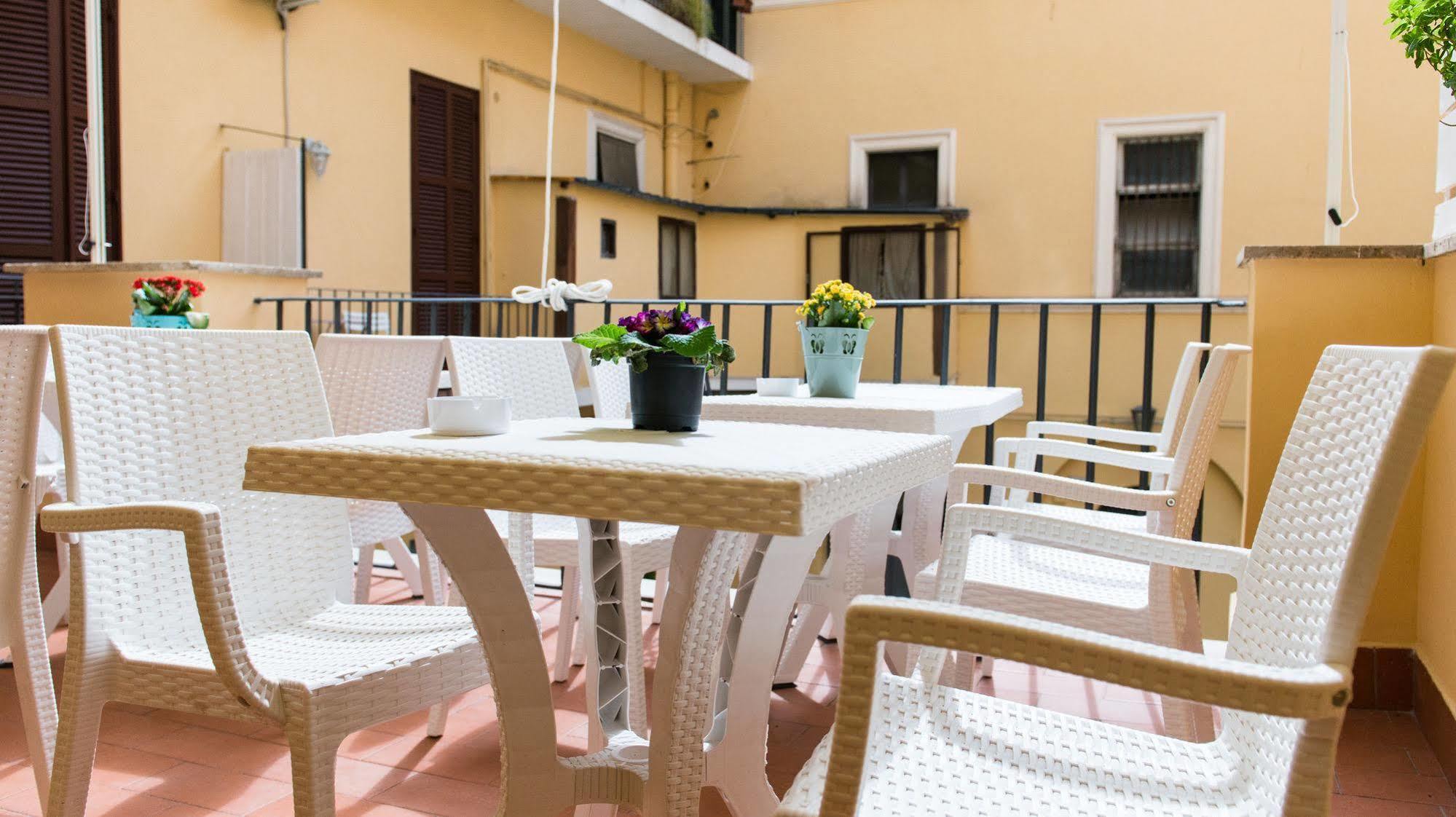 Domus Capilupi Acomodação com café da manhã Roma Exterior foto