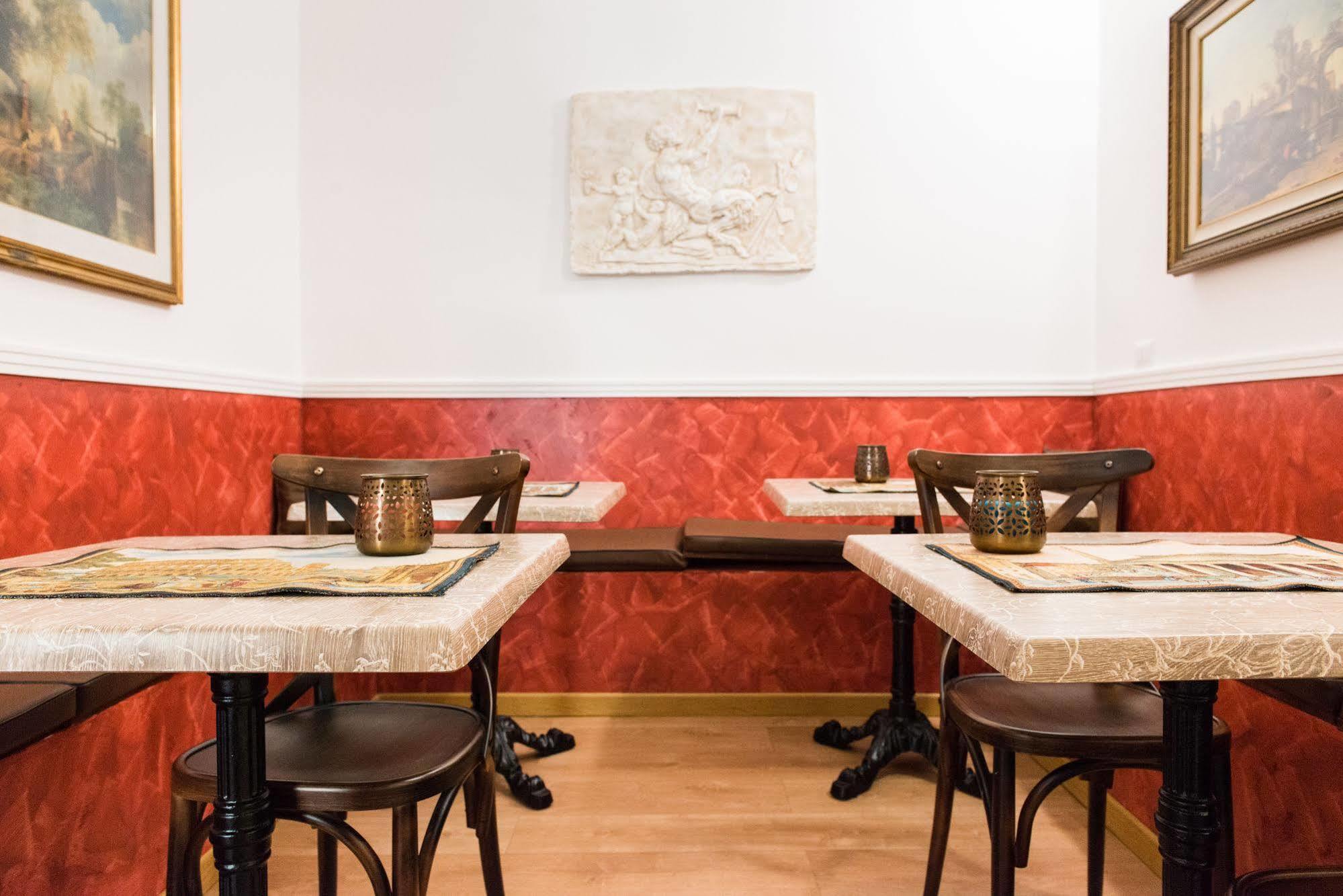 Domus Capilupi Acomodação com café da manhã Roma Exterior foto